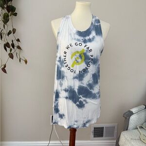 Peloton Women's Blue and White Tie-Dye Tank Top